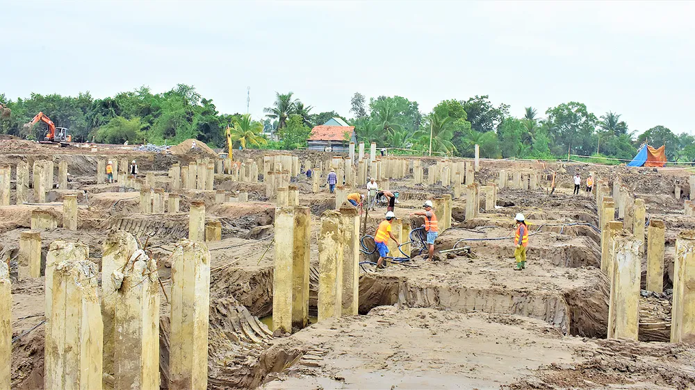 Thi công phần cọc móng dự án Bệnh viện Nội tiết Trung ương TPHCM tại khu Tân Tạo - Chợ Đệm, thị trấn Tân Túc, huyện Bình Chánh, TPHCM