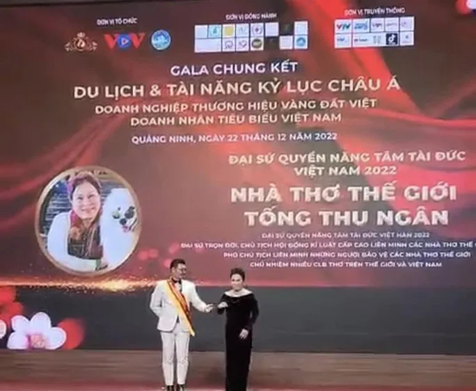 Đừng làm méo mó hai chữ nhà thơ 