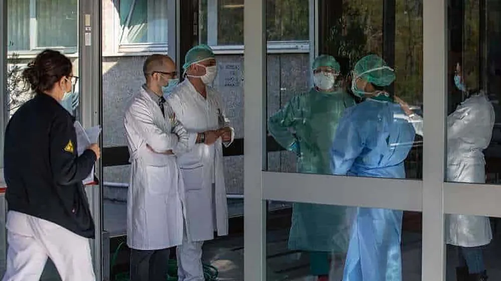 Bệnh viện Pháp quá tải vì dịch bệnh