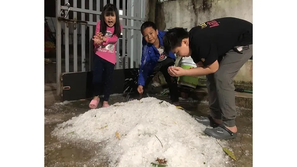 Mưa đá diện rộng ở miền Bắc 