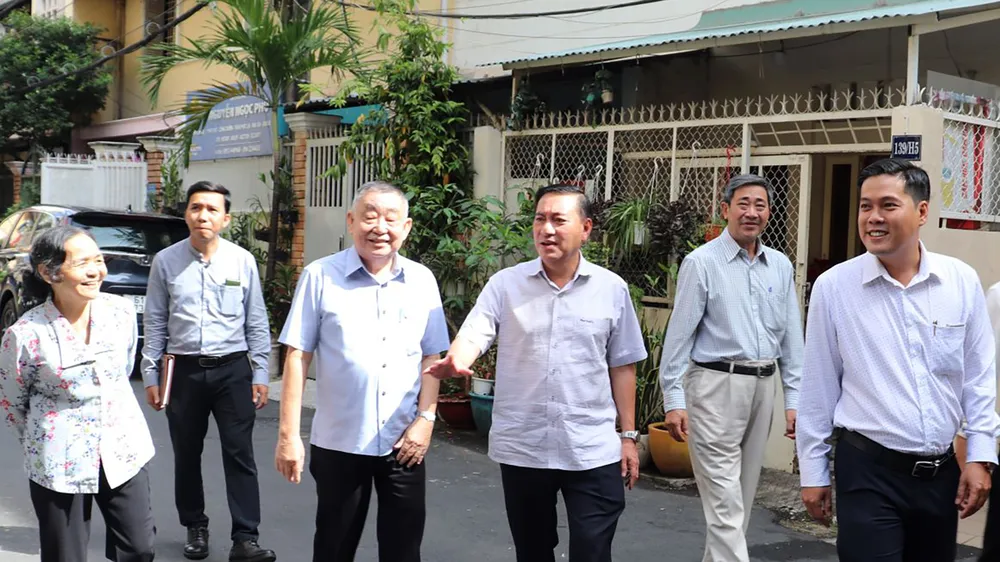 Lãnh đạo Quận ủy quận 3 (TPHCM) lắng nghe và chỉ đạo giải quyết các khó khăn của khu phố 7, phường Võ Thị Sáu, quận 3