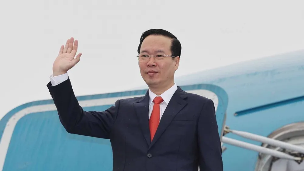 Chủ tịch nước Võ Văn Thưởng lên đường tham dự lễ đăng quang của Nhà vua Anh Charles III