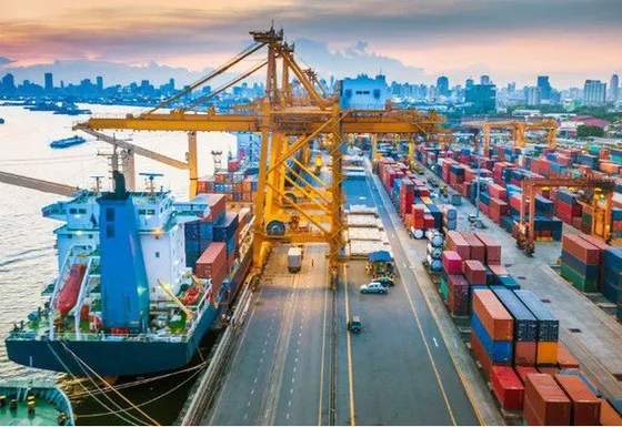 Xuất khẩu khó khăn nhưng vẫn thặng dư