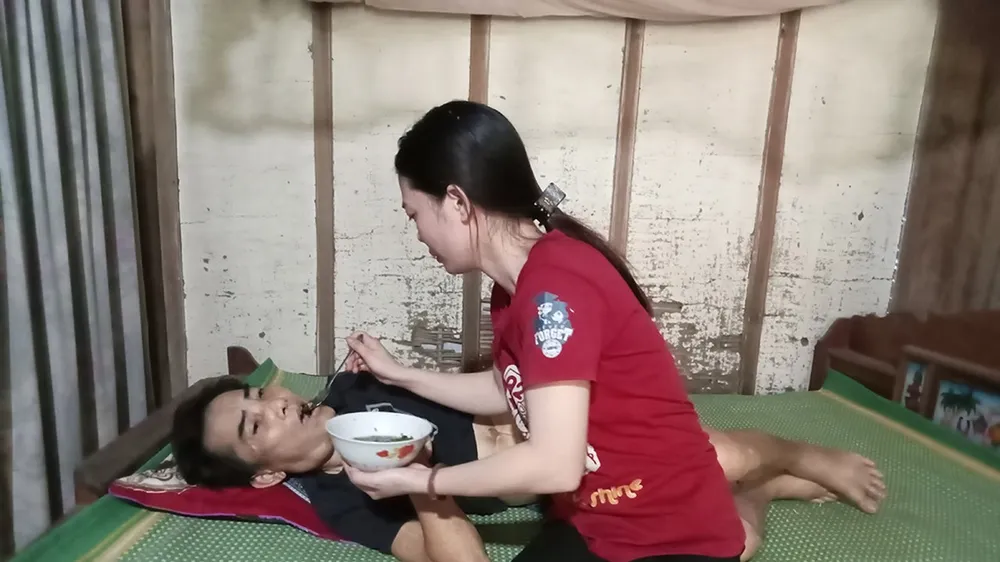 Vợ chồng nghèo lâm cảnh bi đát