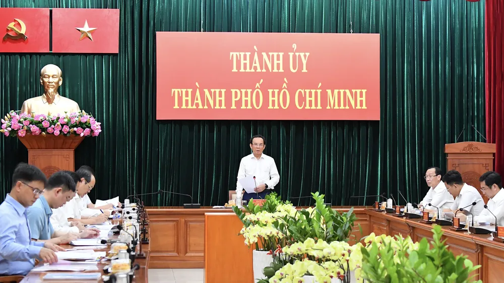 Bí thư Thành ủy TPHCM Nguyễn Văn Nên phát biểu tại phiên họp Ban Chỉ đạo phòng chống tham nhũng, tiêu cực TPHCM ngày 27-7. Ảnh: VIỆT DŨNG