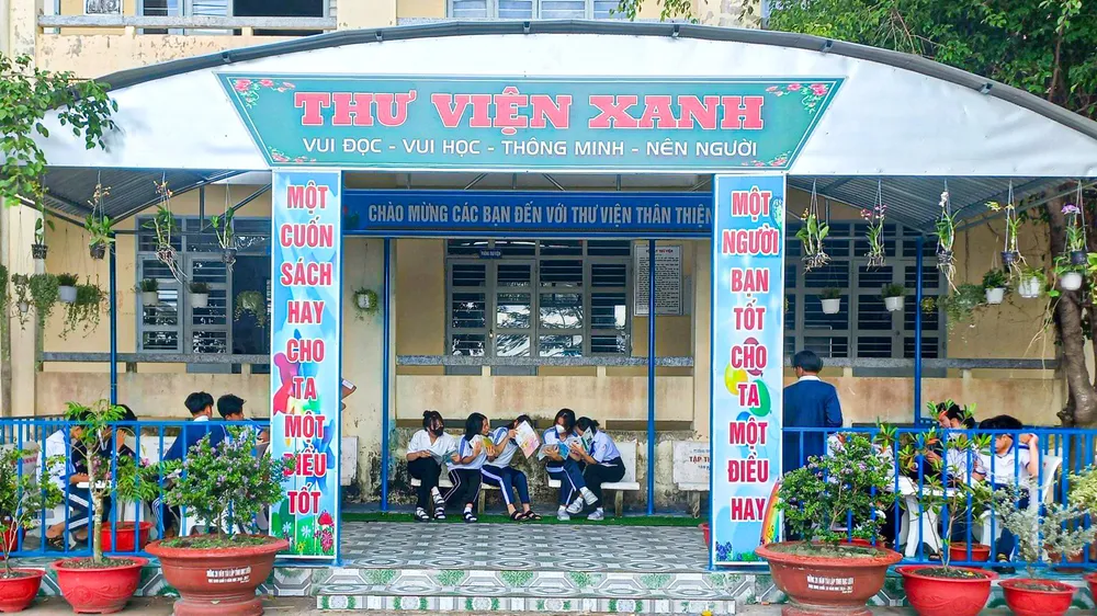 Thư viện xanh tại Trường THPT Ninh Thạnh Lợi (Bạc Liêu) do Báo SGGP tài trợ mở rộng. Ảnh: TẤN THÁI