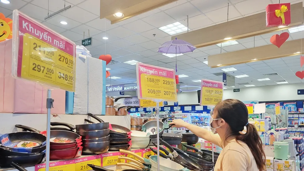 Người tiêu dùng quan tâm mua hàng khi có khuyến mãi