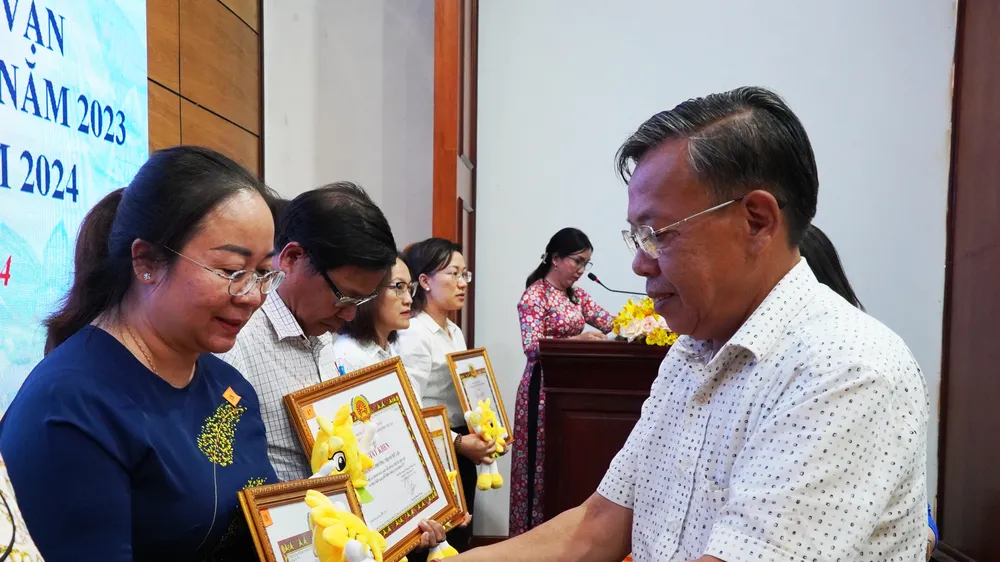 Thực hiện nhiệm vụ phải trên tinh thần gần dân, sát dân