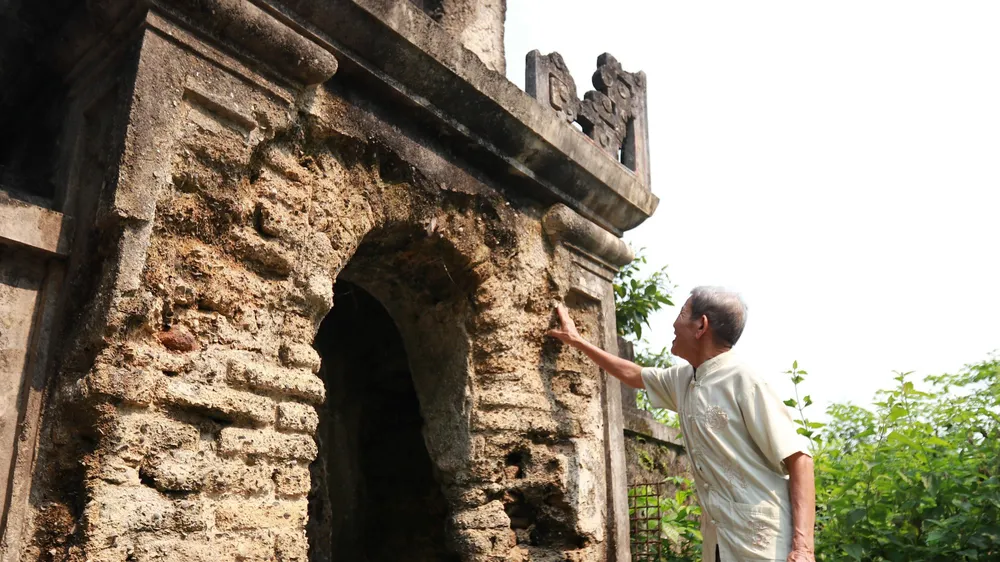 Di tích đền Voi Quỳ “kêu cứu”