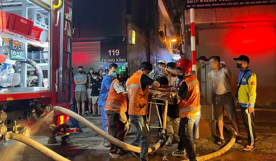Thủ tướng gửi thư khen hành động dũng cảm cứu nạn nhân trong đám cháy ở Hà Nội