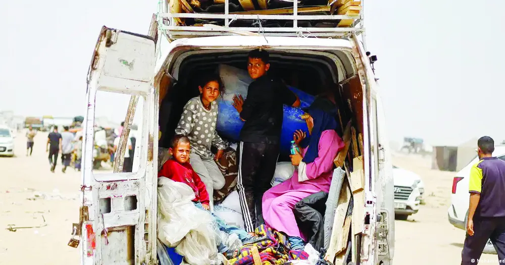 Người dân Rafah, Gaza di tản tránh các cuộc tấn công của Israel. Ảnh: Reuters