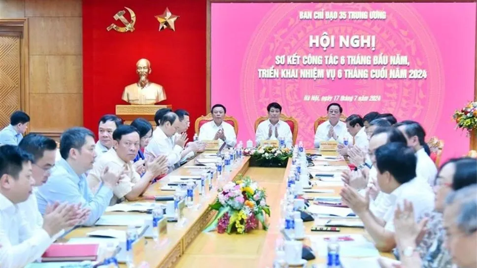 Chủ động cung cấp thông tin, đấu tranh phản bác các quan điểm sai trái, thù địch