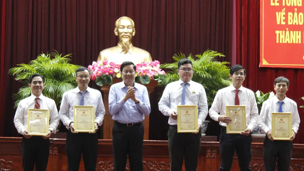 TP Cần Thơ: 55 tác phẩm đoạt giải Cuộc thi chính luận về bảo vệ nền tảng tư tưởng của Đảng