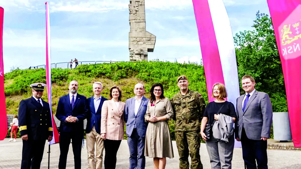 Thị trưởng TP Gdansk Aleksandra Dulkiewicz (đeo kính) sẽ tham dự lễ tưởng niệm tại TP Gdansk