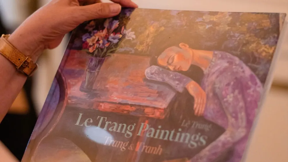 Họa sĩ Lê Trang ra mắt ấn phẩm "Trang & Tranh"