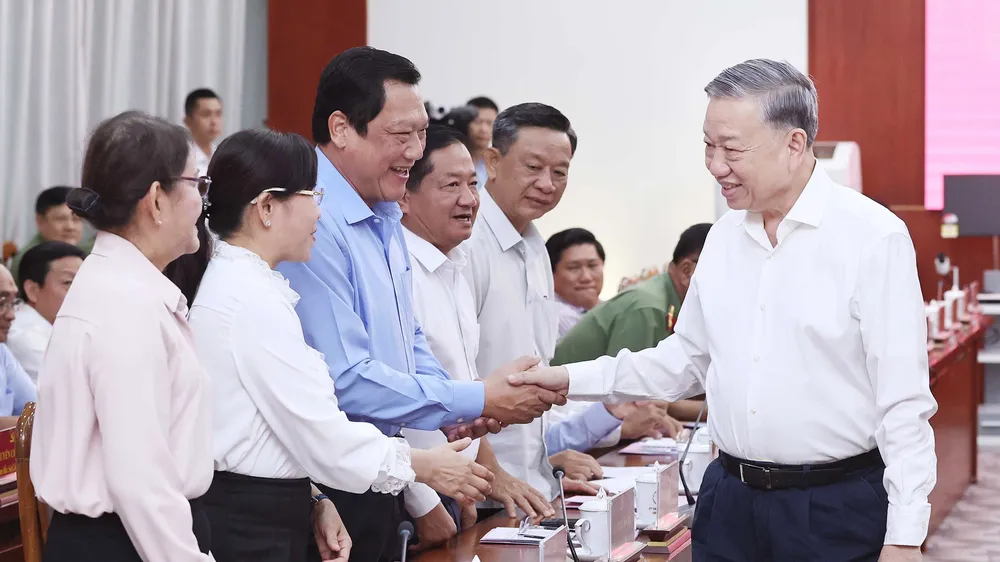 Tổng Bí thư Tô Lâm làm việc với Ban Thường vụ Tỉnh ủy Cà Mau. Ảnh: TTXVN