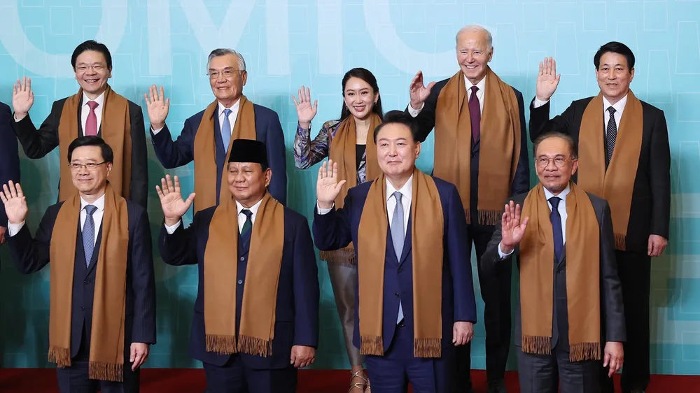 Chủ tịch nước Lương Cường cùng lãnh đạo các nền kinh tế dự Hội nghị Cấp cao APEC lần thứ 31