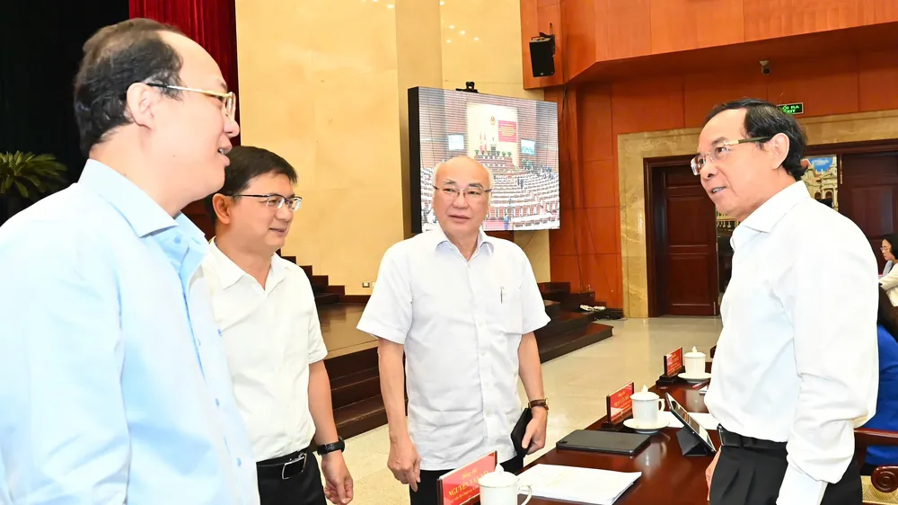 Tinh giản biên chế gắn với nâng cao chất lượng cán bộ