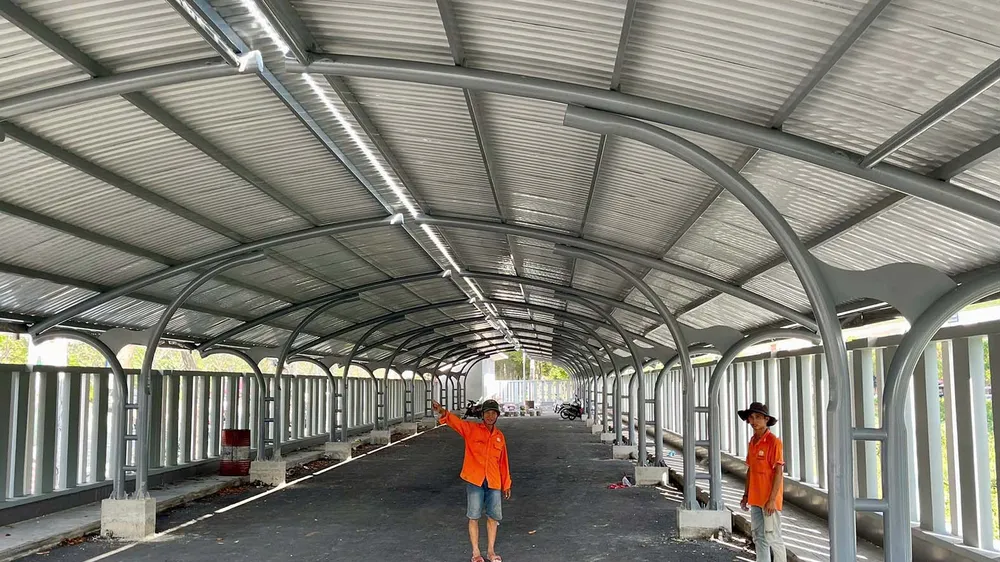 Bãi đậu xe tại ga Thảo Điền đang được khẩn trương hoàn thiện. Ảnh: Hoàng Hùng
