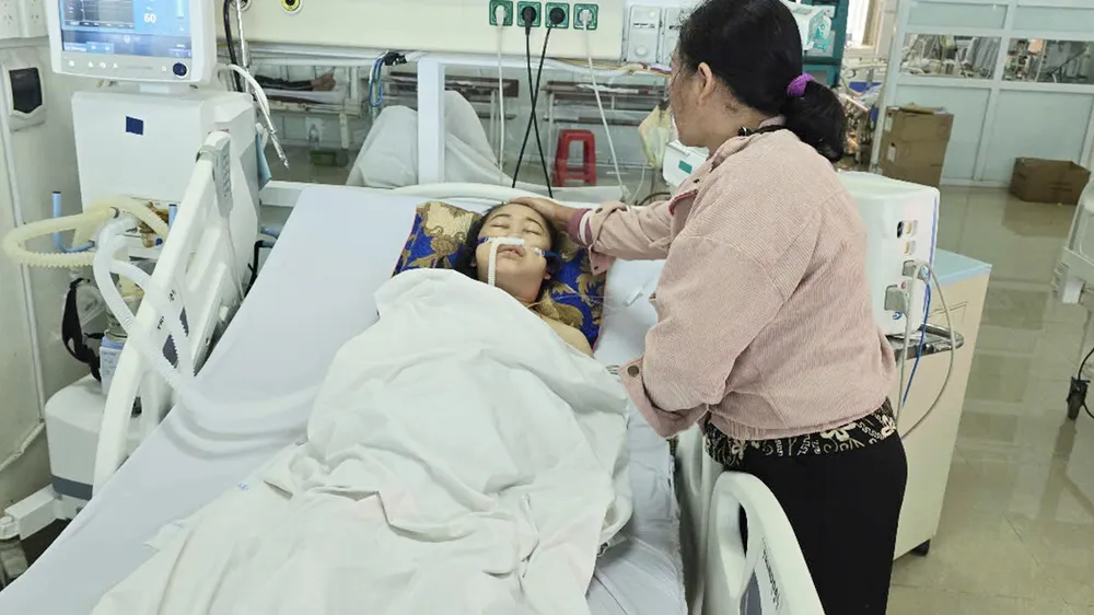 Cô giáo H Ly Nga đang điều trị tại Bệnh viện Đa khoa vùng Tây Nguyên