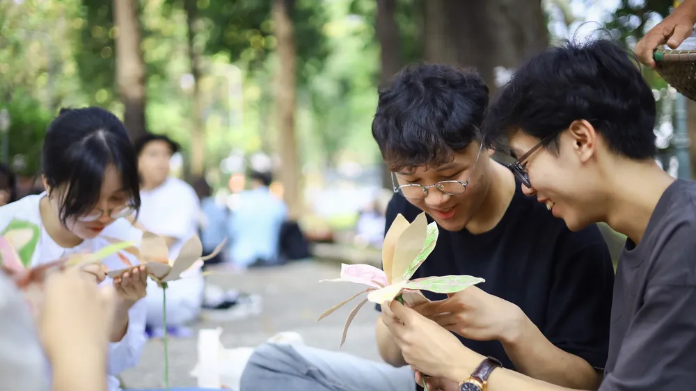 Hoạt động “Dó chạm phố” mang trải nghiệm sáng tạo về giấy Dó truyền thống đến với bạn trẻ