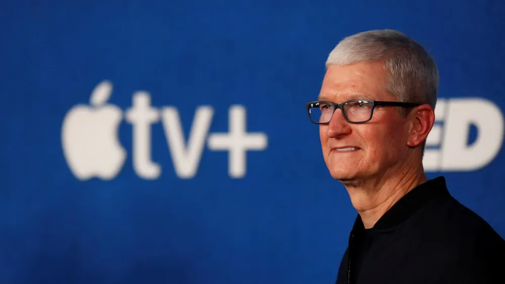CEO Apple Tim Cook cho biết Việt Nam sẽ là nước xuất xứ của gần như toàn bộ các sản phẩm iPad, Mac, Apple Watch và AirPods. Ảnh: REUTERS