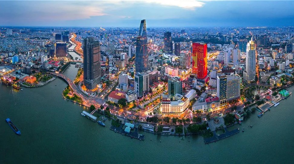 Đồng hành để vươn xa