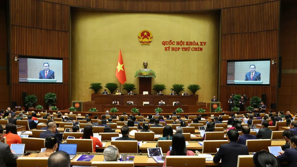 Tuần làm việc thứ 5, kỳ họp thứ 9, Quốc hội khóa XV: Xem xét, thông qua nhiều dự án luật