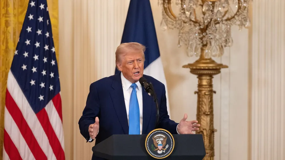 Tổng thống Mỹ Donald Trump trong cuộc họp báo tại Washington DC hồitháng 2-2025. Ảnh: THX/TTXVN