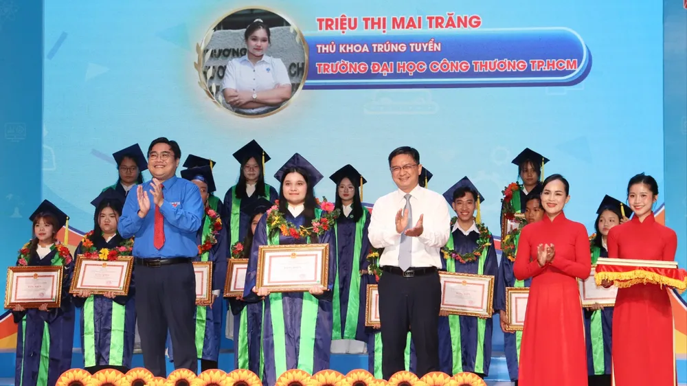 TPHCM vinh danh 88 thủ khoa tiêu biểu năm 2025