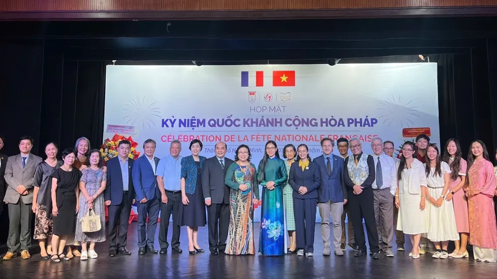 Kỷ niệm 237 năm Quốc khánh Cộng hòa Pháp