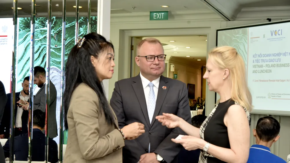 Đại diện các doanh nghiệp đang trao đổi tại chương trình kết nối doanh nghiệp Việt Nam - Ba Lan tại TPHCM, ngày 17-6. Ảnh: HỒNG PHI