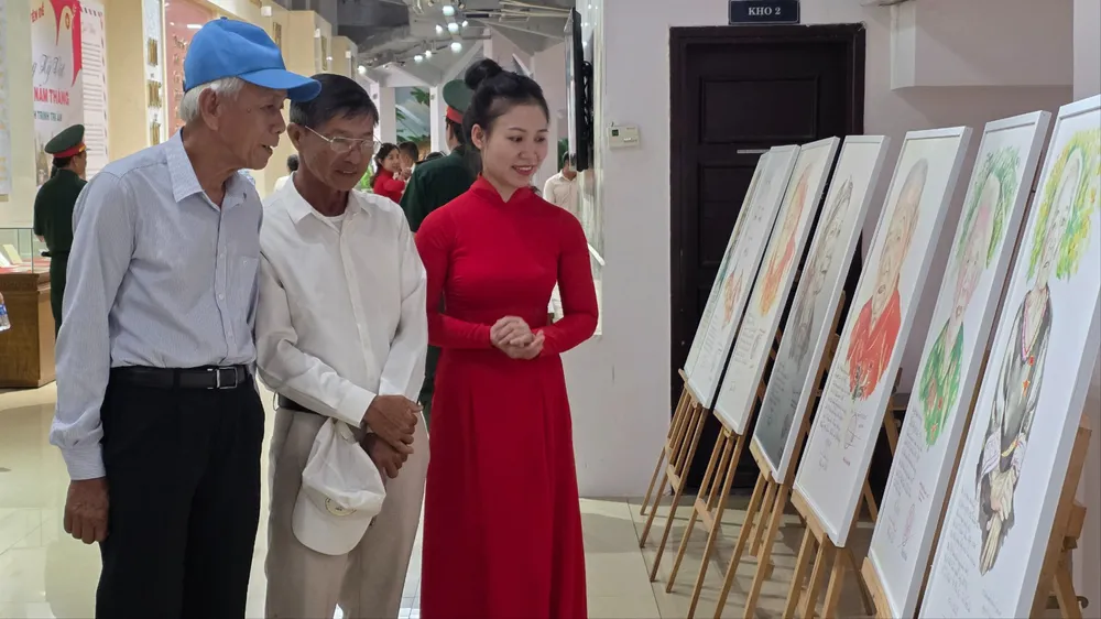Trưng bày 90 hiện vật gốc là kỷ vật của các Anh hùng liệt sĩ, chiến sĩ cách mạng