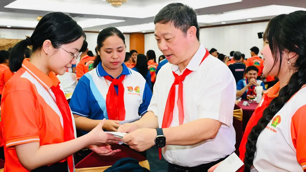 TPHCM gặp gỡ đại biểu Liên hoan Thiếu nhi Việt Nam - Lào - Campuchia năm 2026 