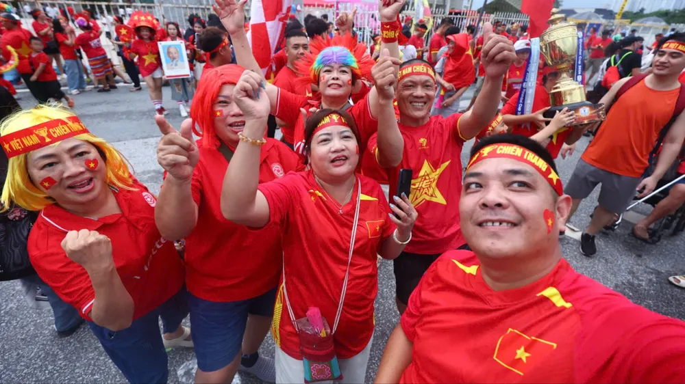 Mỹ Đình "nóng" lên từng giờ trước trận Việt Nam - Malaysia