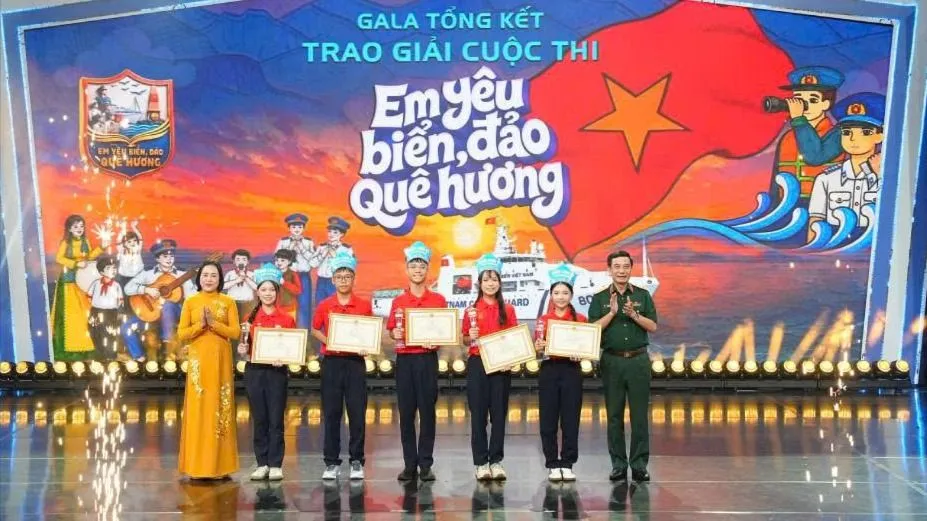 Gala “Em yêu biển, đảo quê hương”: Lan tỏa tình yêu Tổ quốc