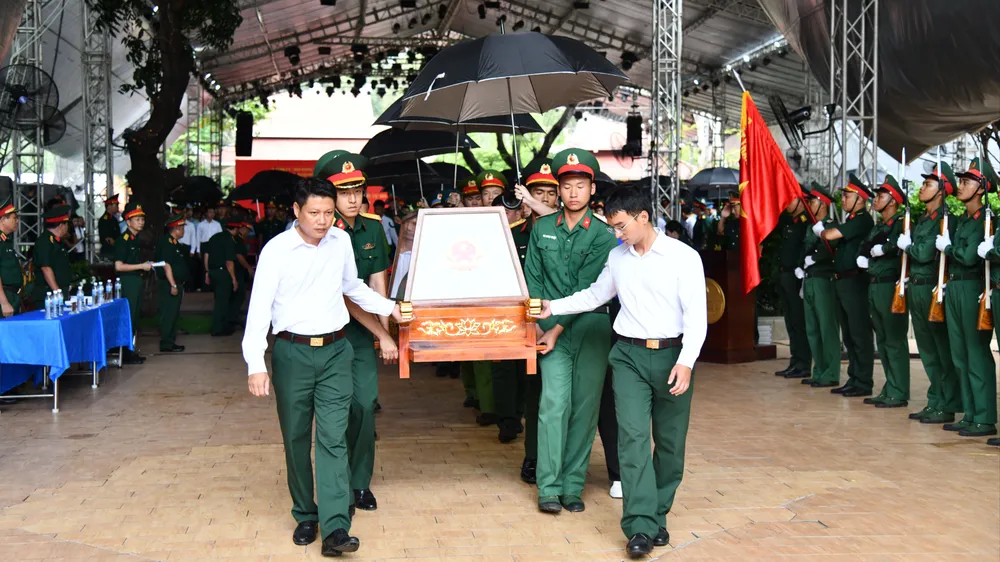 TPHCM mời người dân cầm hoa trắng tiễn đưa 731 liệt sĩ về nơi an nghỉ