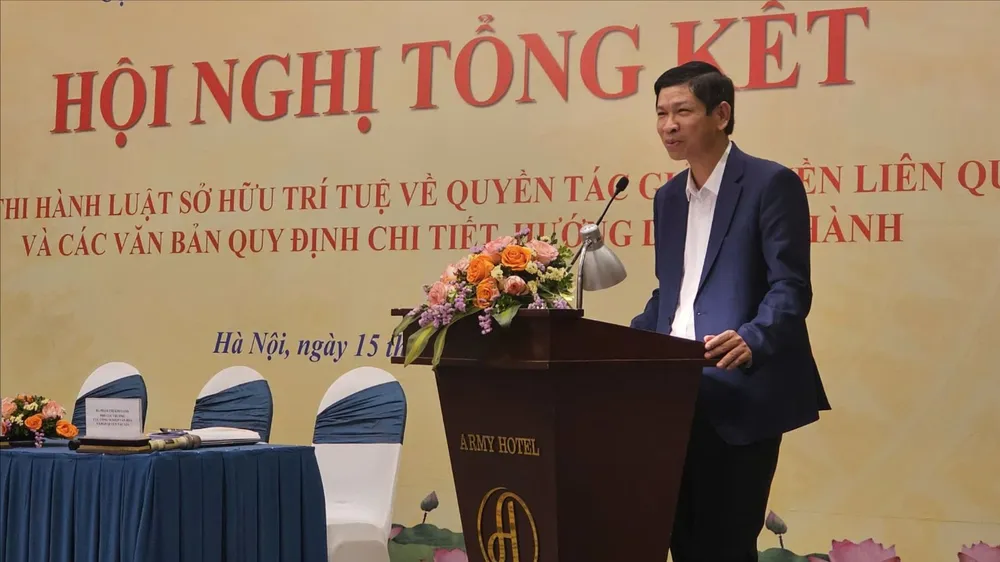 Thứ trưởng Bộ VH-TT-DL Hồ An Phong phát biểu tại hội nghị. Ảnh TRƯỜNG XUÂN