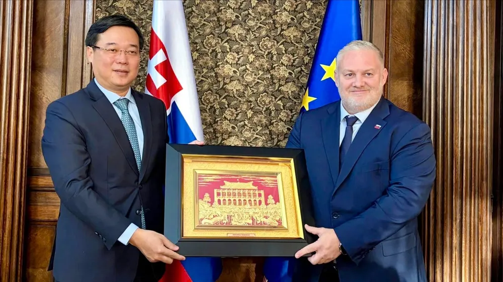 TPHCM thúc đẩy hợp tác văn hóa, quản trị đô thị với các địa phương Slovakia