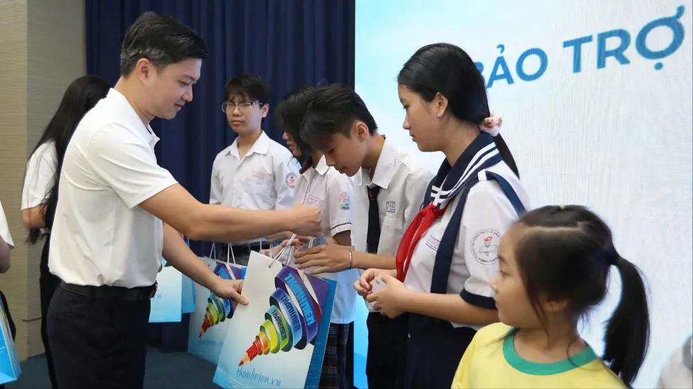 Lan tỏa yêu thương, tiếp sức trẻ mồ côi