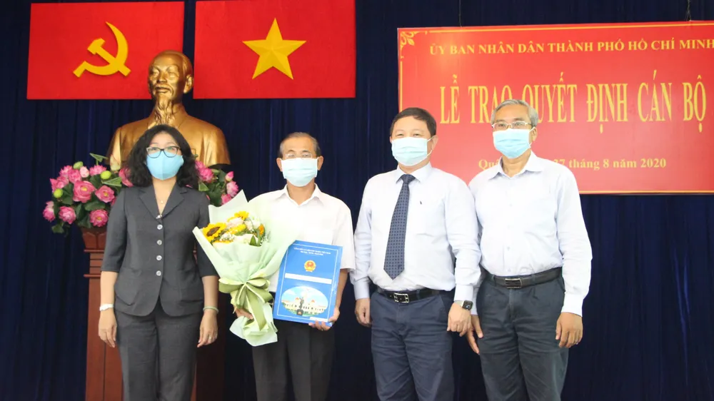 Phê chuẩn kết quả bầu hai Phó Chủ tịch UBND quận 5