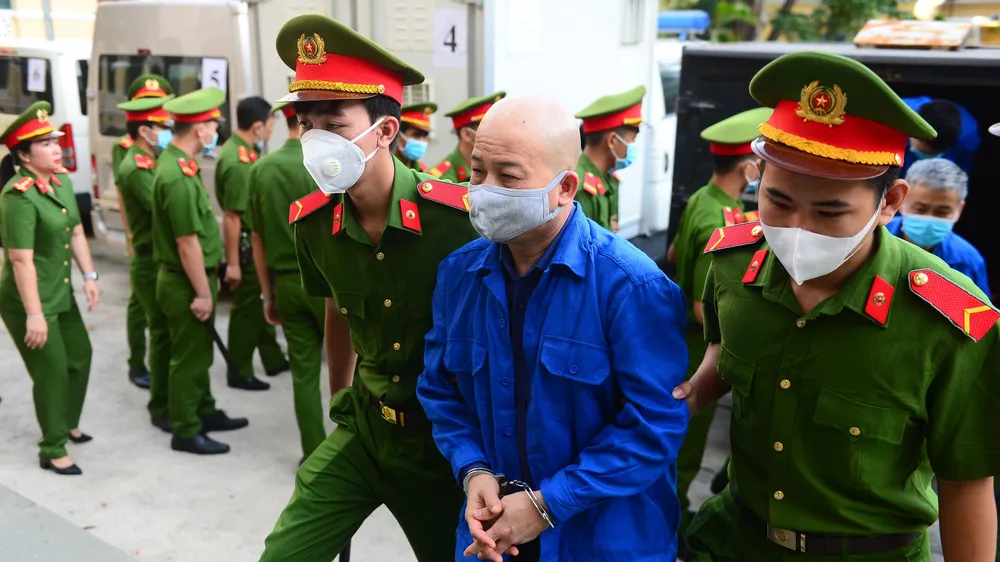 Ông Đinh Ngọc Hệ điều hành Công ty Yên Khánh ra sao?