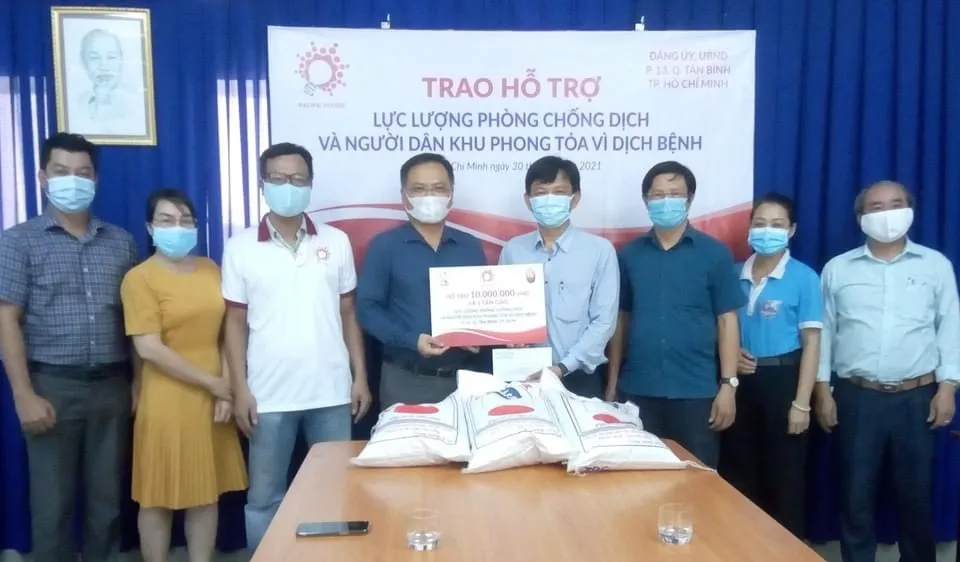 Kiều bào hỗ trợ quận Tân Bình phòng chống dịch Covid-19