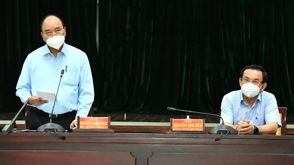 Chủ tịch nước Nguyễn Xuân Phúc đồng ý chủ trương giãn cách tại TPHCM thêm một thời gian nữa