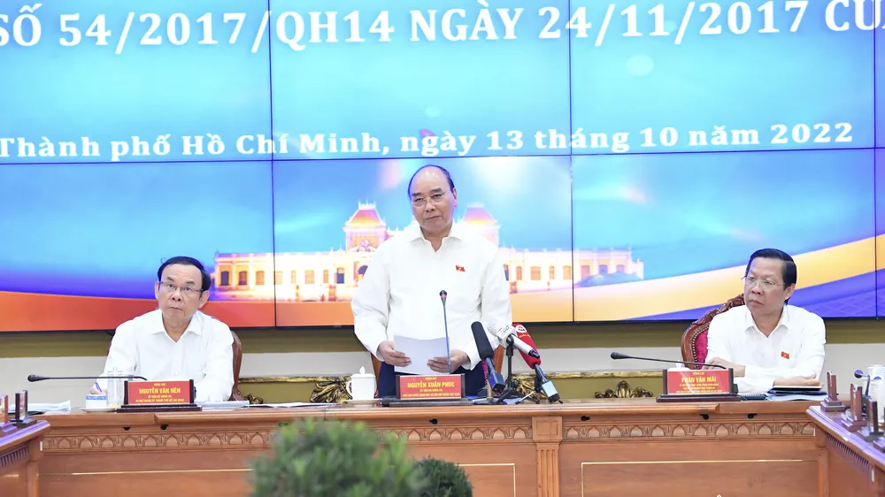 Chủ tịch nước Nguyễn Xuân Phúc phát biểu trong buổi làm việc với TPHCM. Ảnh: VIỆT DŨNG