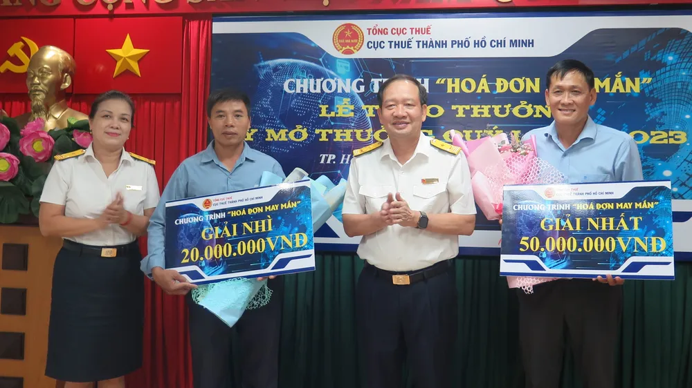 Trao thưởng Hóa đơn may mắn quý 1-2023 