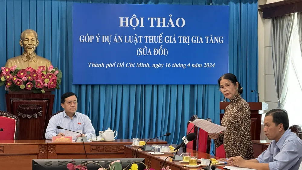 Kiến nghị điều chỉnh mức doanh thu chịu thuế của hộ, cá nhân kinh doanh