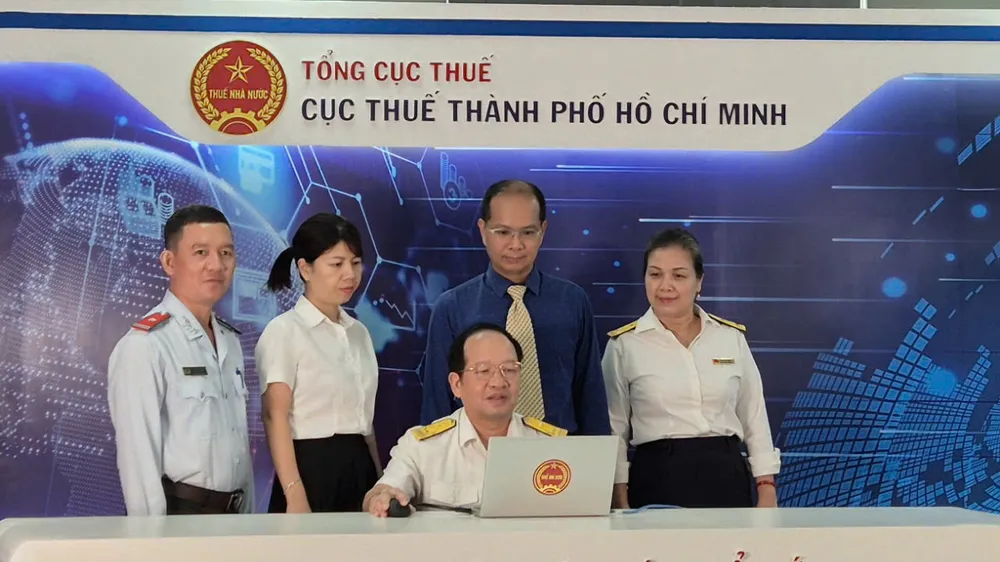 Hóa đơn may mắn gọi tên 14 người mua hàng thông thái tại TPHCM