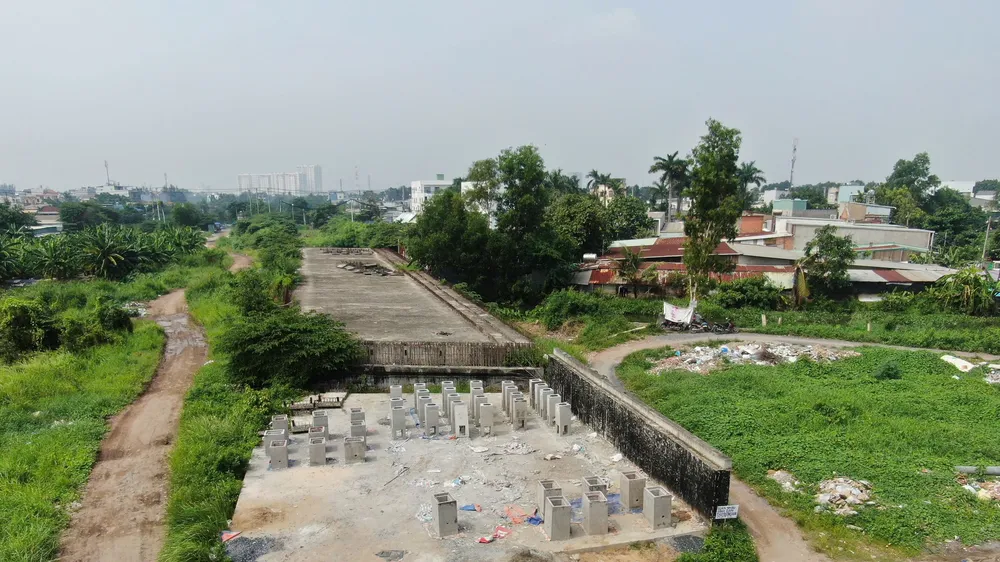 Đoạn Vành đai 2 dài 2,7km từ đường Phạm Văn Đồng đến nút giao Gò Dưa (TP Thủ Đức) đã dừng thi công trong thời gian dài