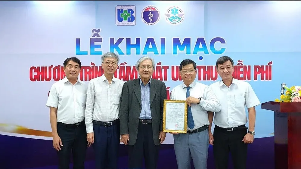 Lễ khai mạc chương trình tầm soát ung thư miễn phí.